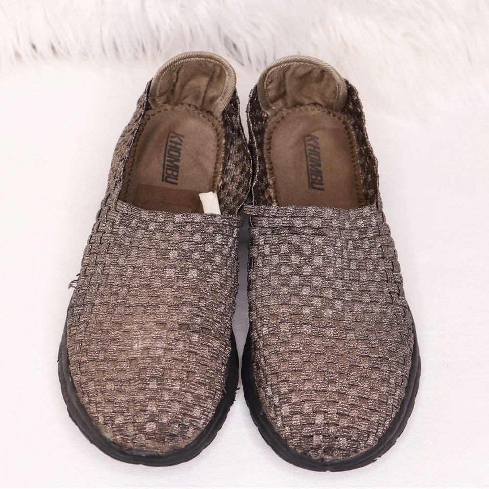 Khombu Willa Metallic Walking Gold Shoes
